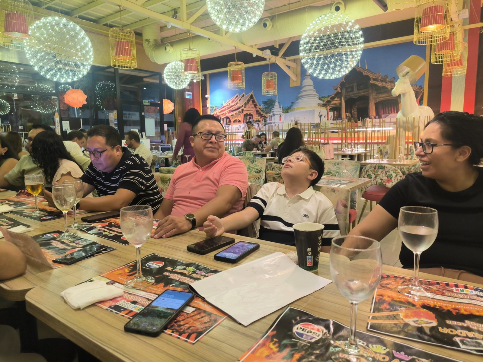 Sobremesa y conversación durante la cena