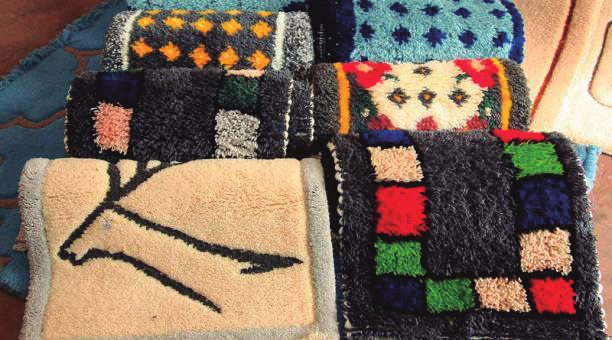 Alfombras tejidas en Guano con motivos tradicionales