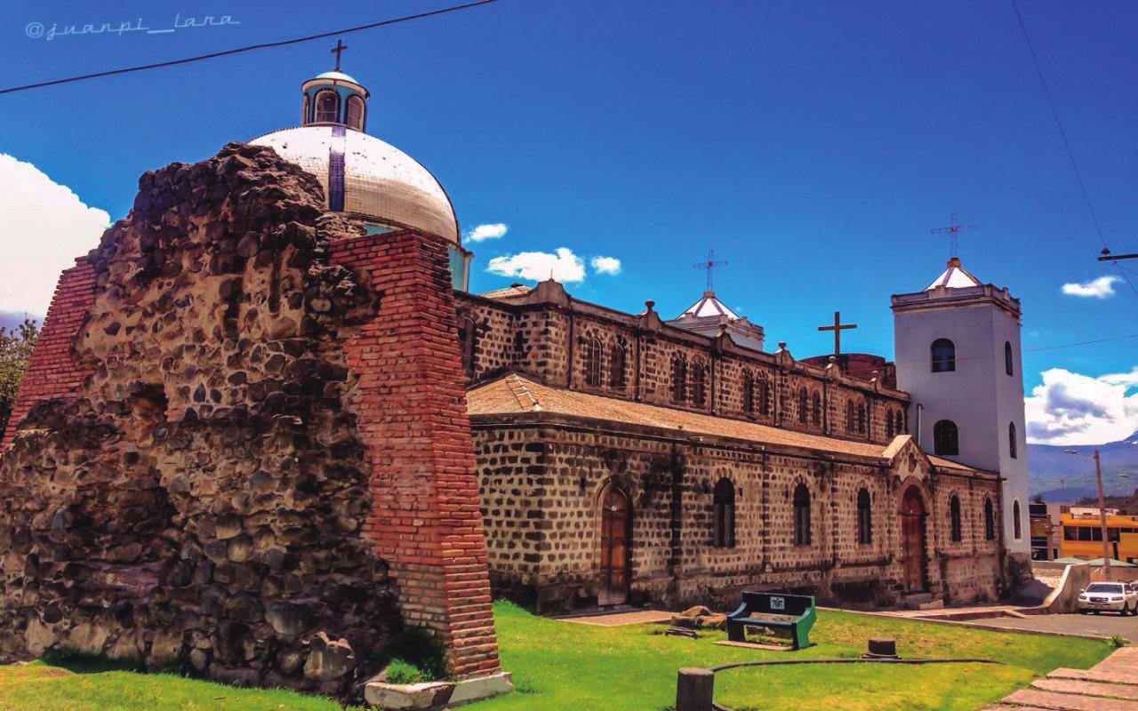 Ruinas del Monasterio de la Asunción junto a la iglesia de Guano
